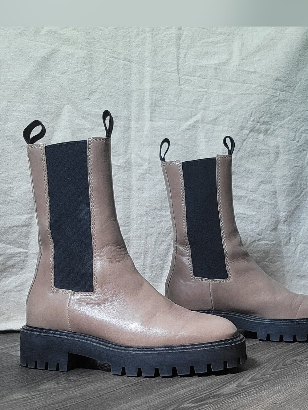 LÄST Angie Leather Chelsea Boots Taupe/Beige Size 38 / 7.5